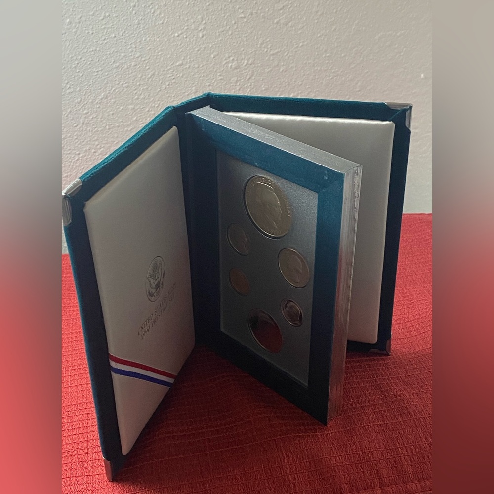 NWT.. 1990 US MINT PRESTIGE SET. - Picture 6 of 16